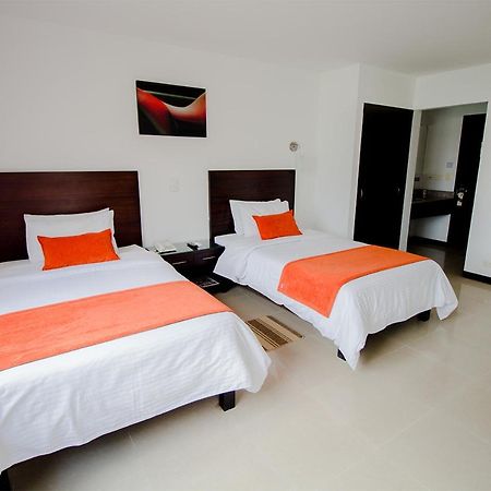Hotel Pinares Plaza Pereira Exterior photo