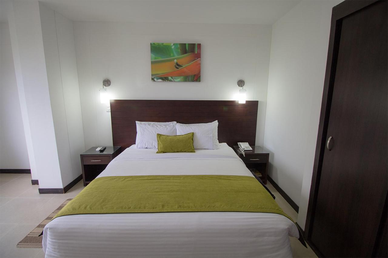 Hotel Pinares Plaza Pereira Exterior photo
