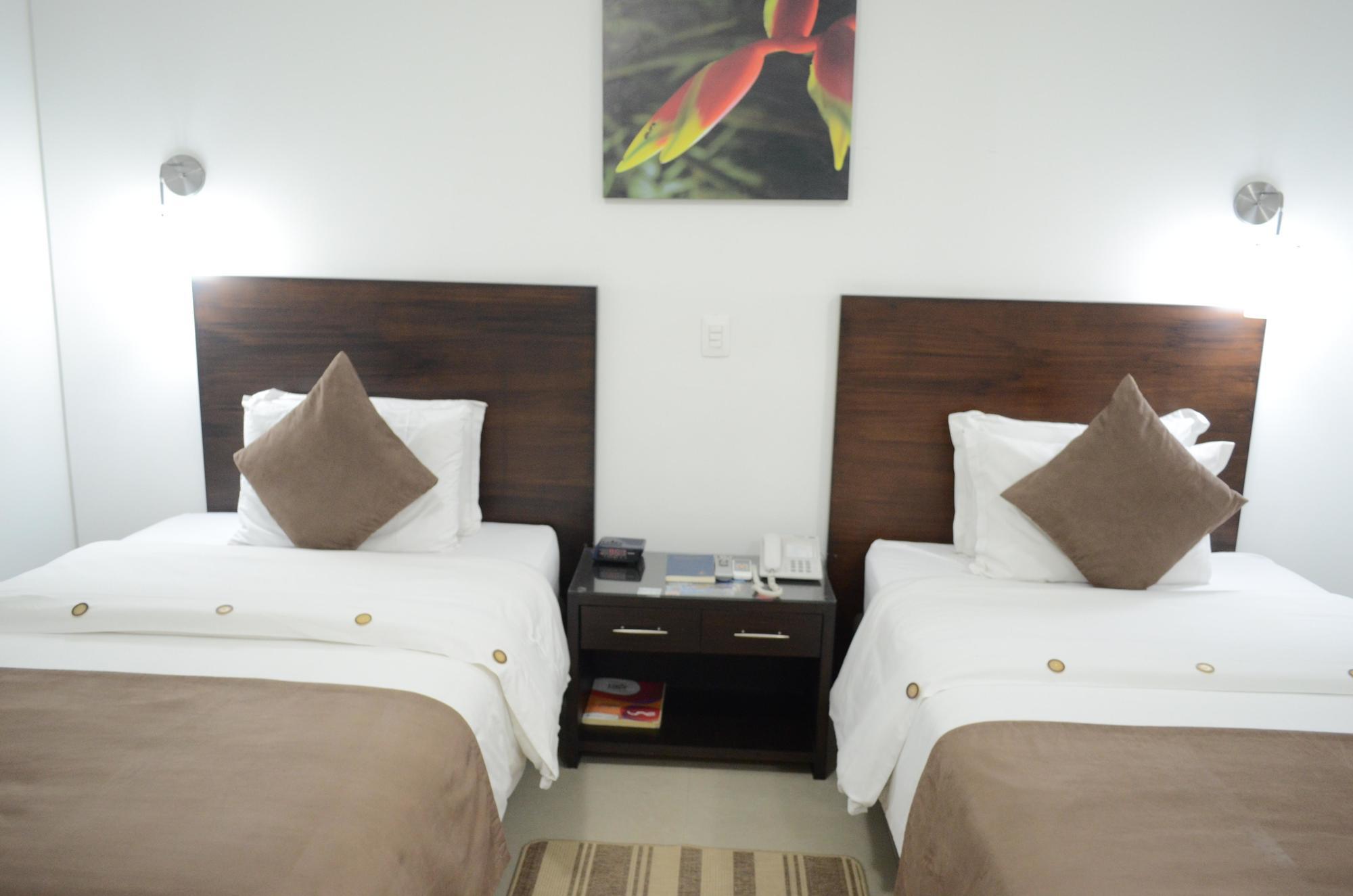 Hotel Pinares Plaza Pereira Exterior photo
