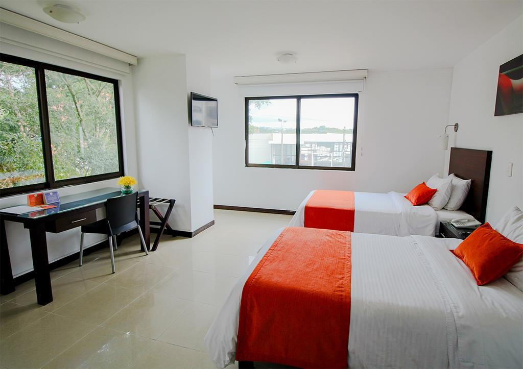 Hotel Pinares Plaza Pereira Exterior photo